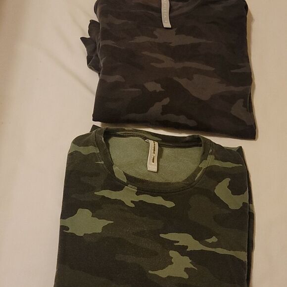 Bundle of two camouflage athleta pullovers size medium. - Picture 1 of 8